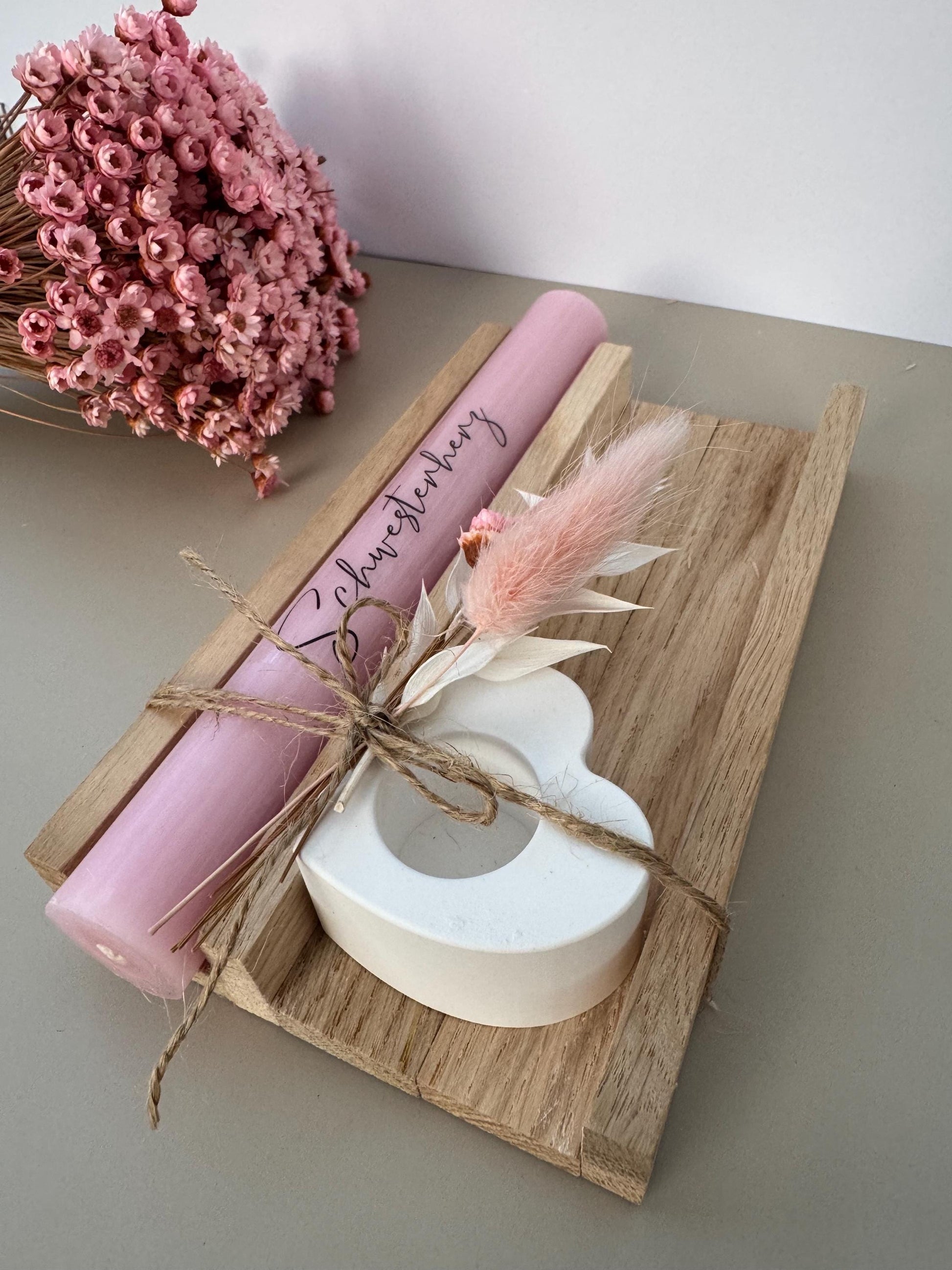 Kerze mit Herz – Handgemachtes Kerzengeschenk aus Holz mit Trockenblumen – Geschenkidee für Geburtstag, Hochzeit, Valentinstag & mehr