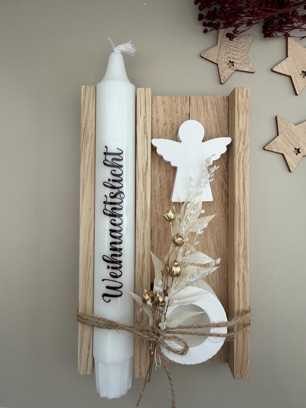 Weihnachtsgeschenk mit Kerze Weihnachtslicht und Engel